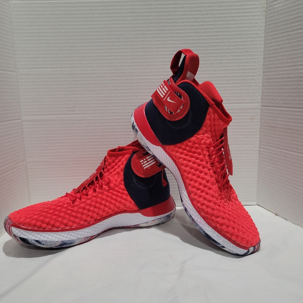 Nike Air Zoom Universe Fly Ease Mens 11.5 Red White Blue NWOT USA